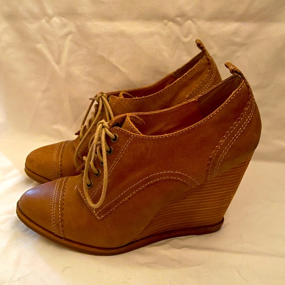 Also Shoes - Picture 3 of 3